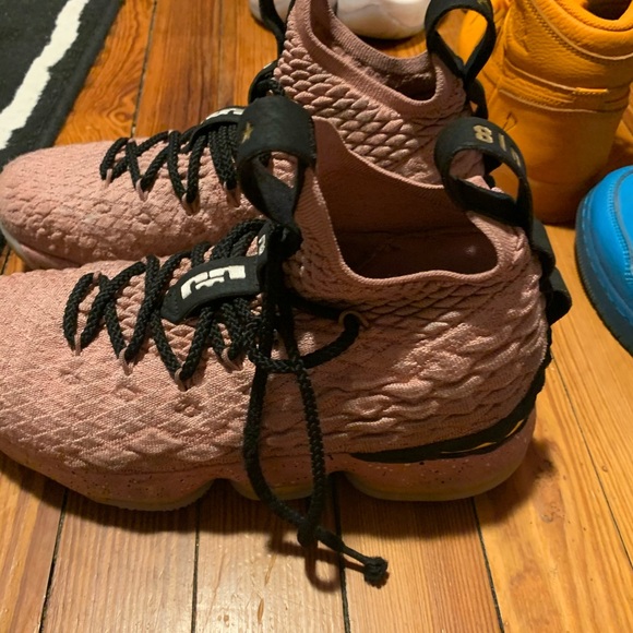 Lebron 15 - Picture 1 of 6